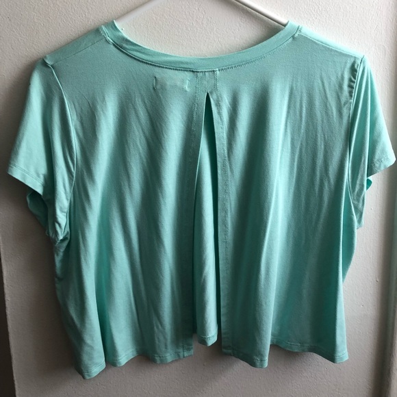 Mint green crop top - Picture 3 of 3